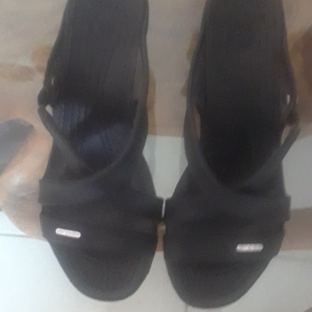NW/OT heeled Crocs